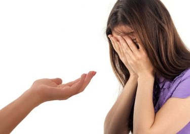 治療に専念していますが時間があるのに毎日孤独でつらくなってきました【医師監修】