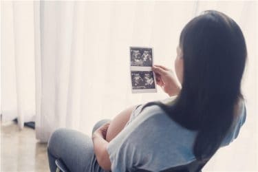 凍結胚盤胞移植後の血液データに関して